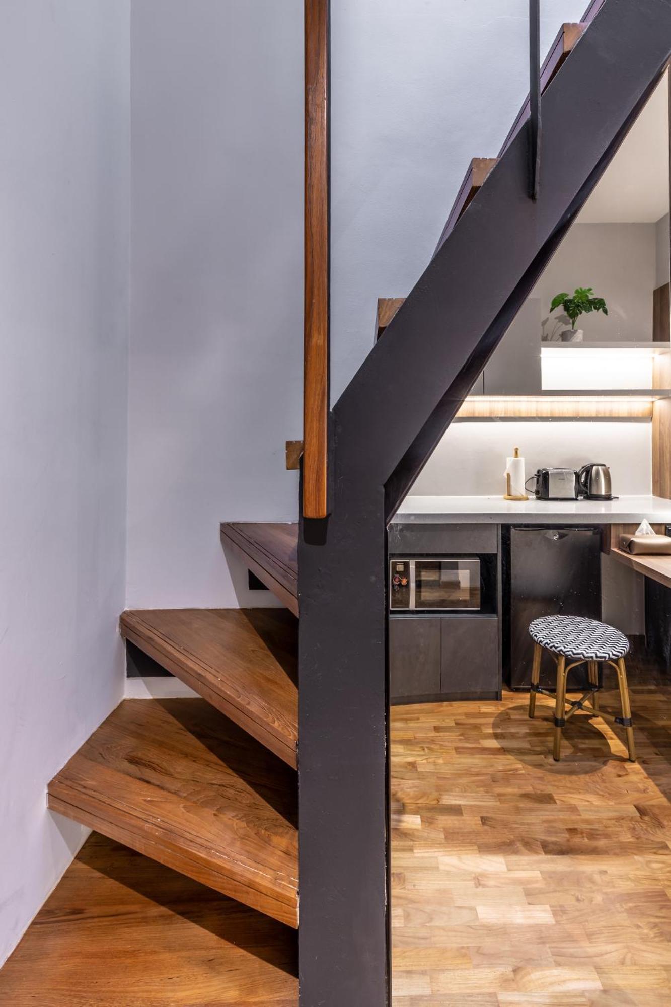 Loft No window